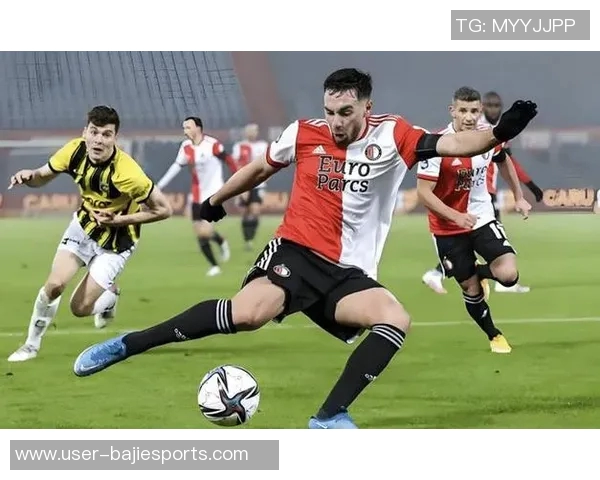 费耶诺德球场安保在欧联资格赛后遭袭警方持续调查中